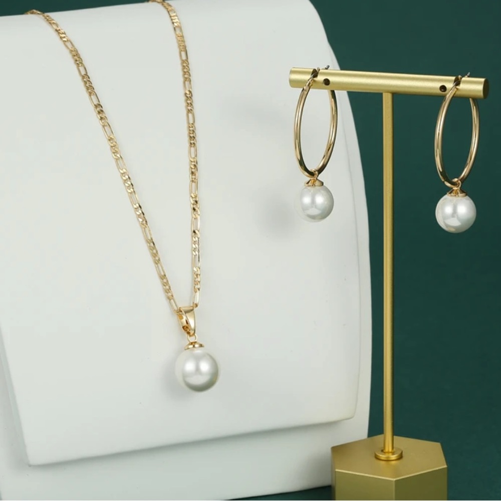 18K  Gold Simple Fashion Pearl Pendant Necklace
Earring Jewelry Set White